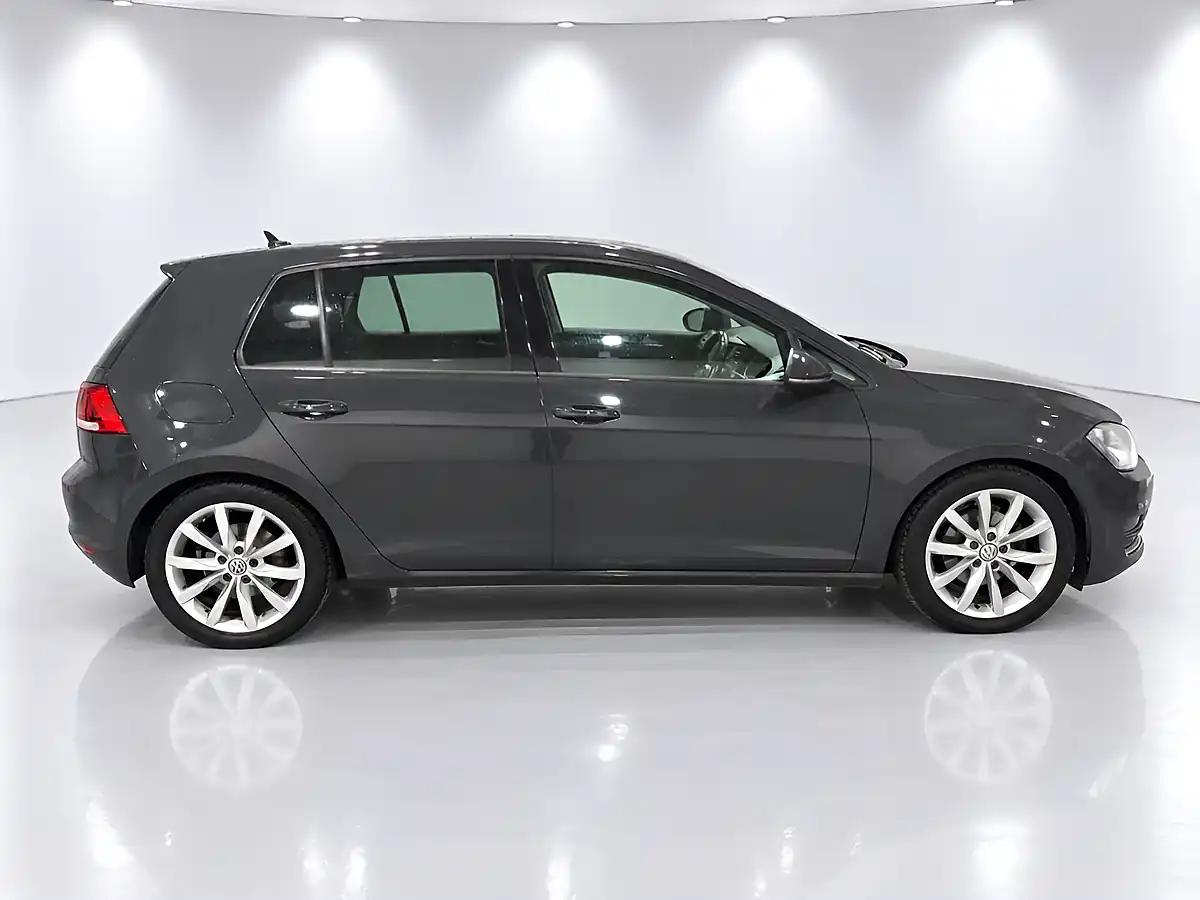 Used 2013 Volkswagen Golf GT Bluemotion Tech Grey - Interior and Exterior details 9