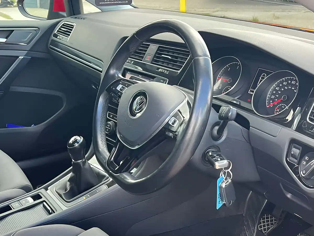 Used 2013 Volkswagen Golf GT Bluemotion Technology Tornado Red - Interior and Exterior details 4