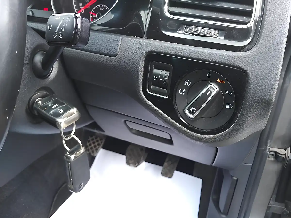 Used 2013 Volkswagen Golf GT Grey - Interior and Exterior details 15