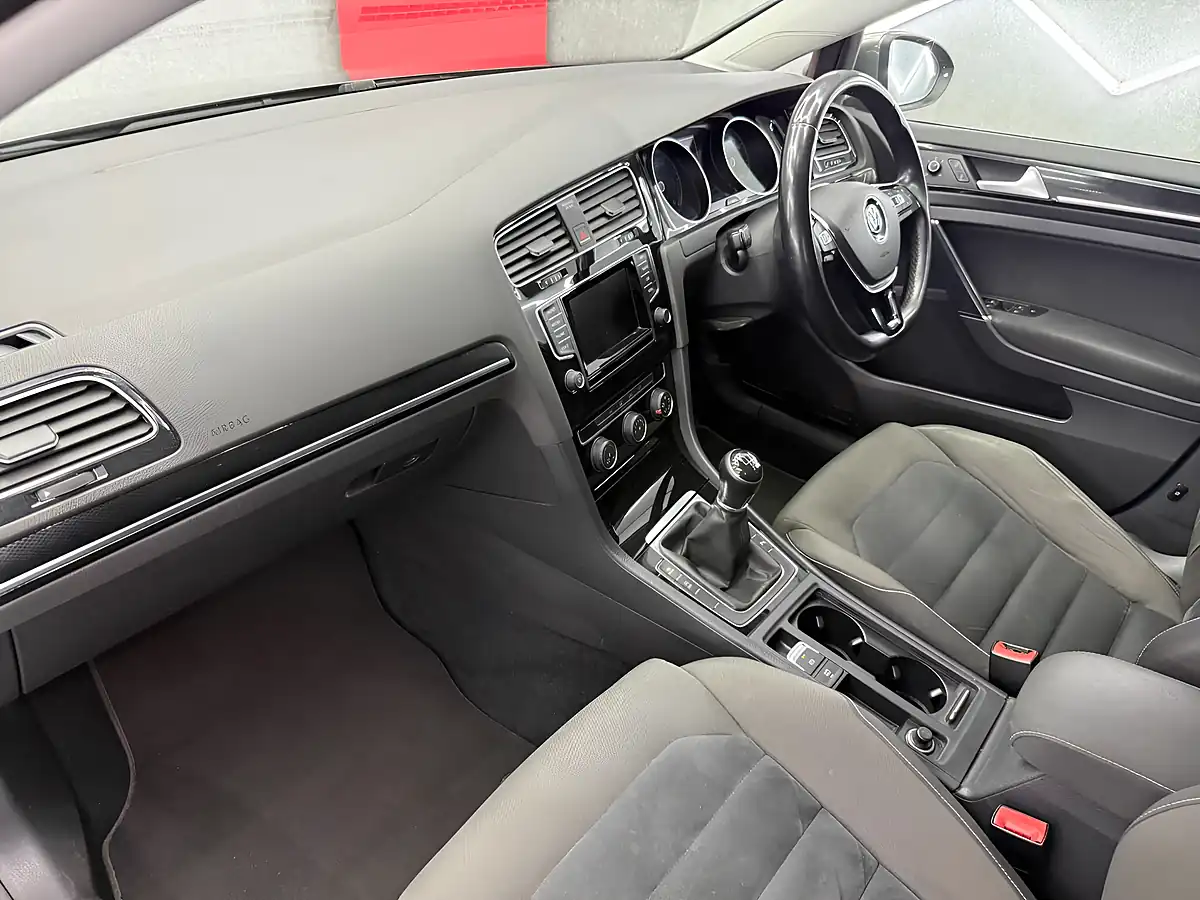 Used 2013 Volkswagen Golf GT Grey - Interior and Exterior details 15