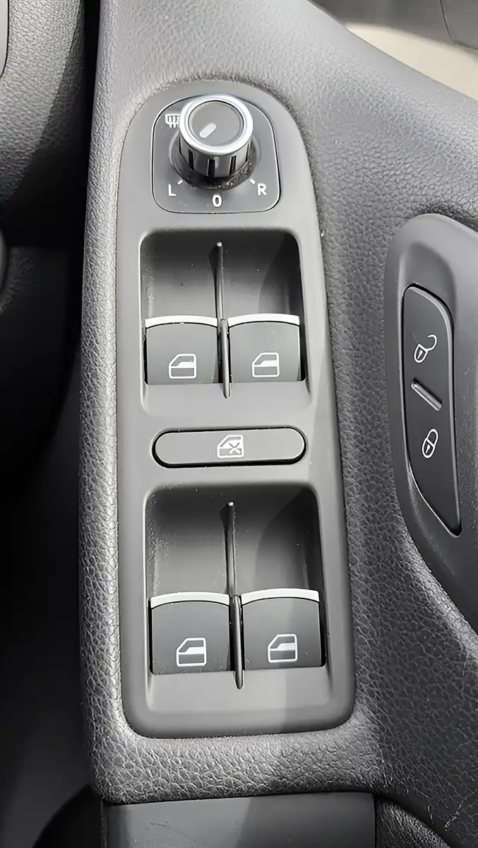 Used 2013 Volkswagen Golf GT (leather) White - Interior and Exterior details 16