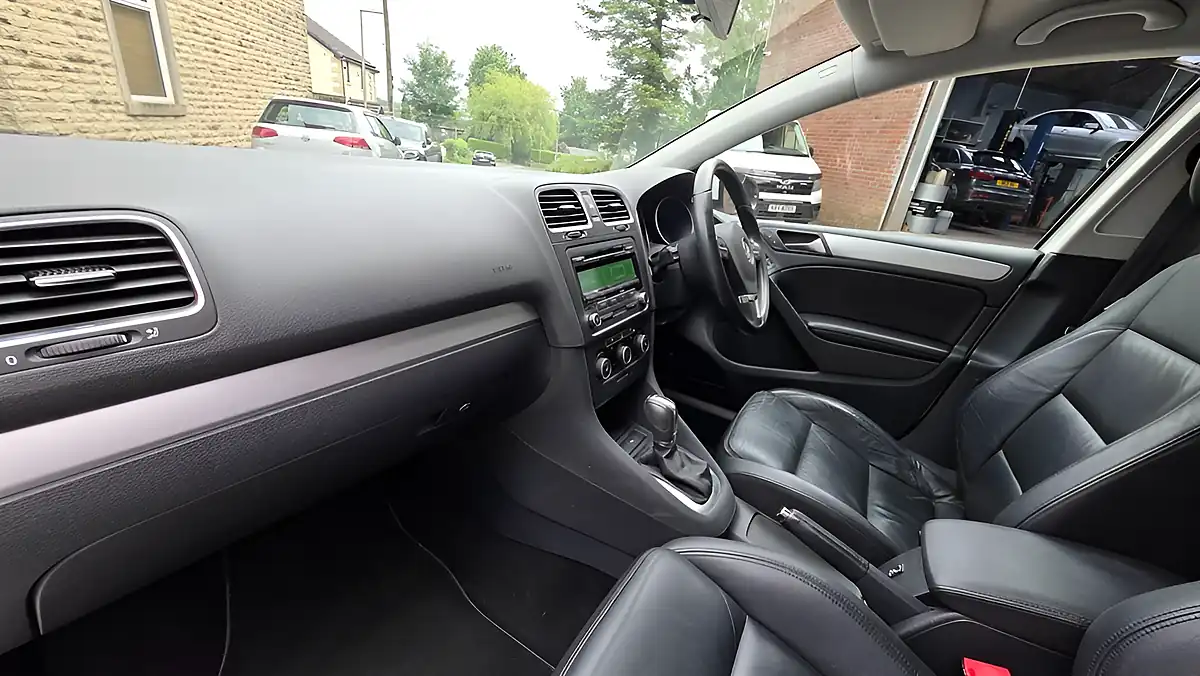Used 2013 Volkswagen Golf GT (leather) White - Interior and Exterior details 8