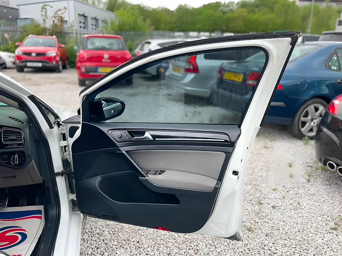 Used 2013 Volkswagen Golf GT White - Interior and Exterior details 11