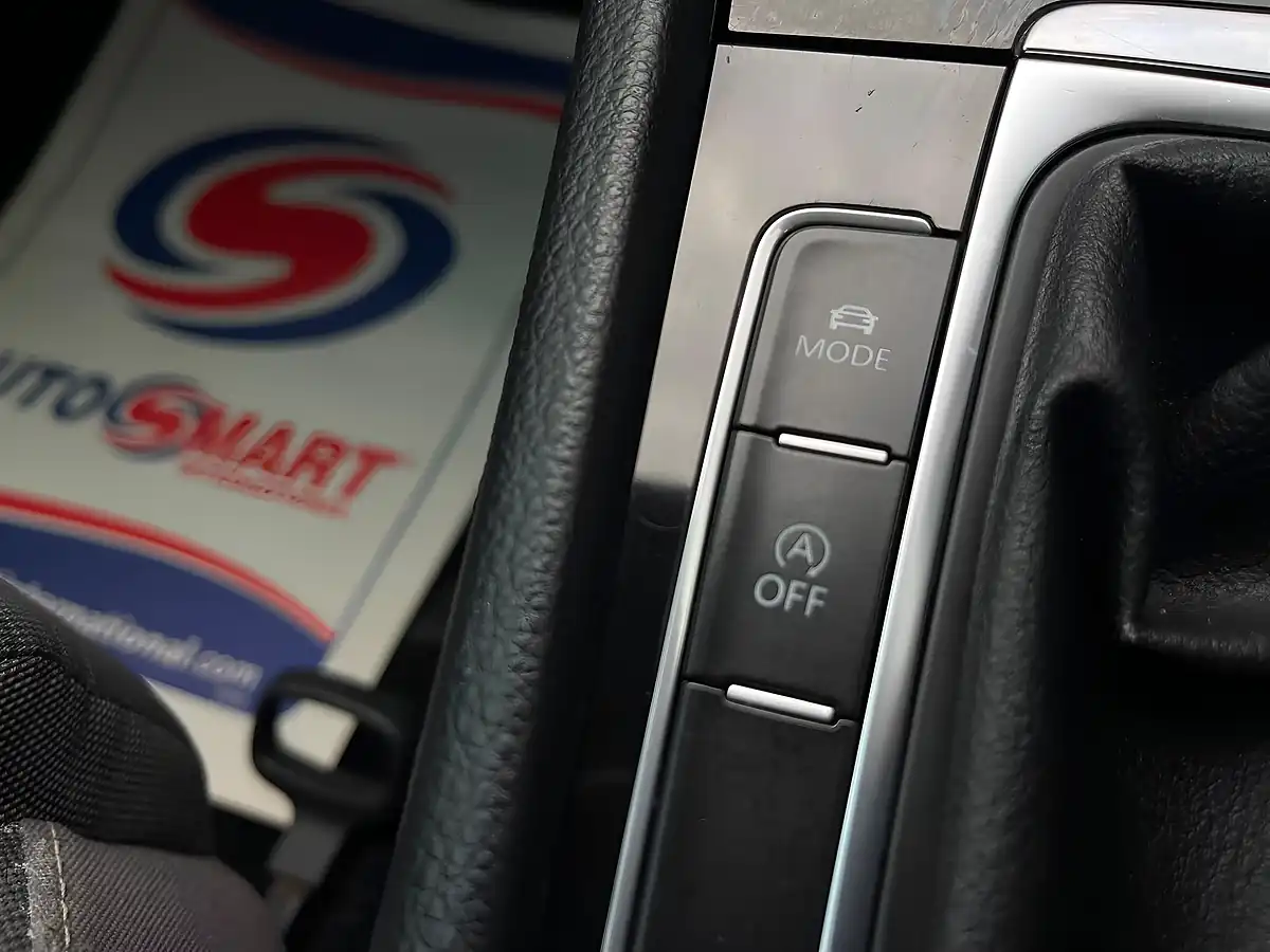 Used 2013 Volkswagen Golf GT White - Interior and Exterior details 15