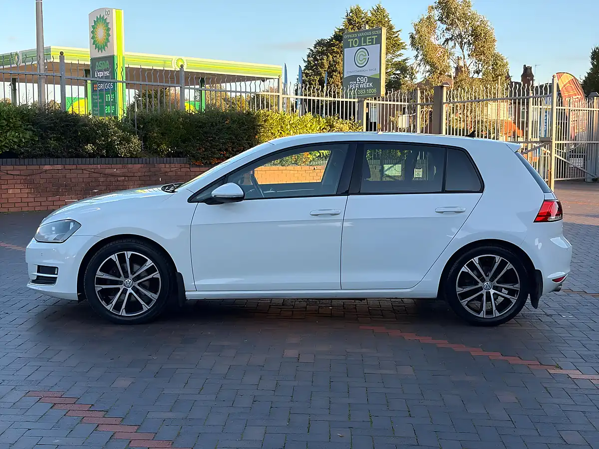 Used 2013 Volkswagen Golf GT White - Interior and Exterior details 10