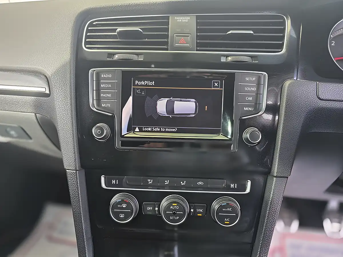 Used 2013 Volkswagen Golf Gtd Red - Interior and Exterior details 13