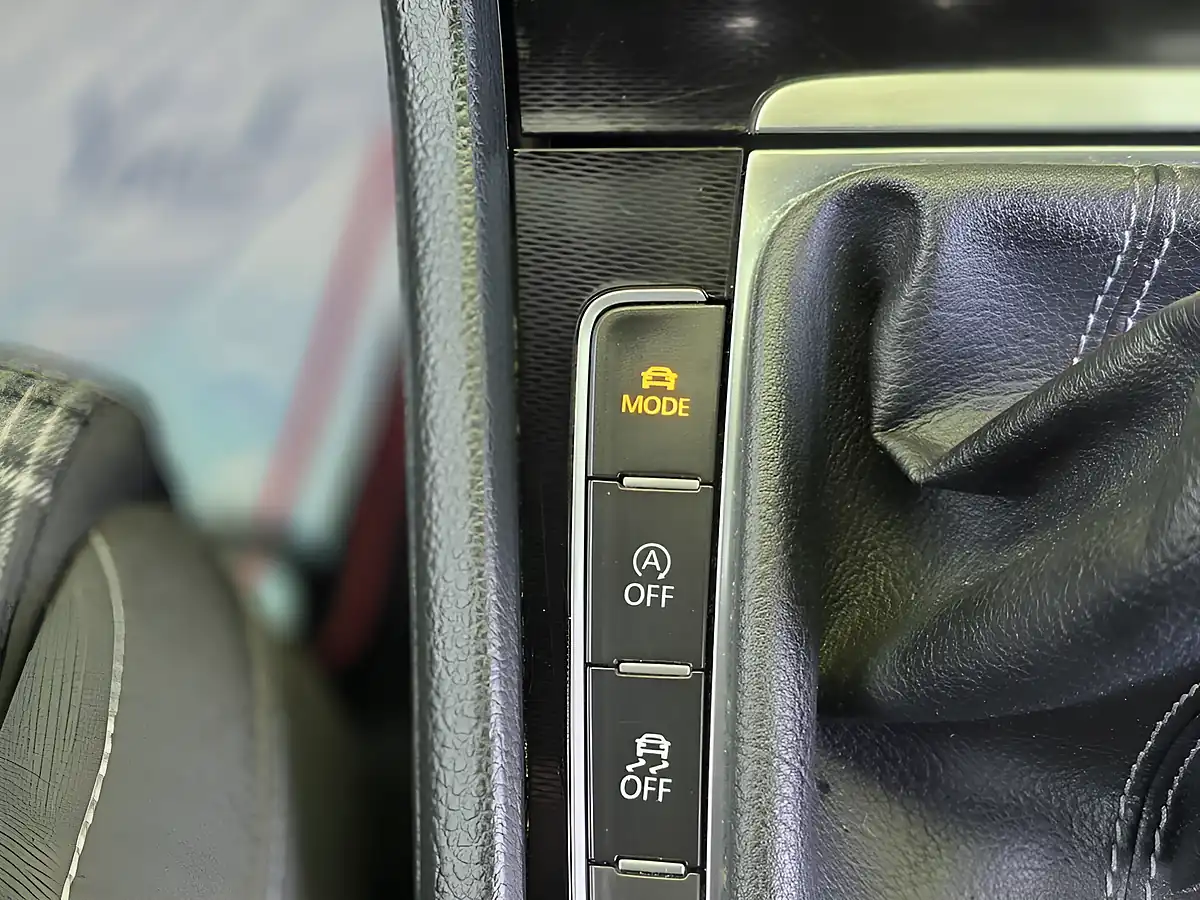 Used 2013 Volkswagen Golf Gtd Red - Interior and Exterior details 14