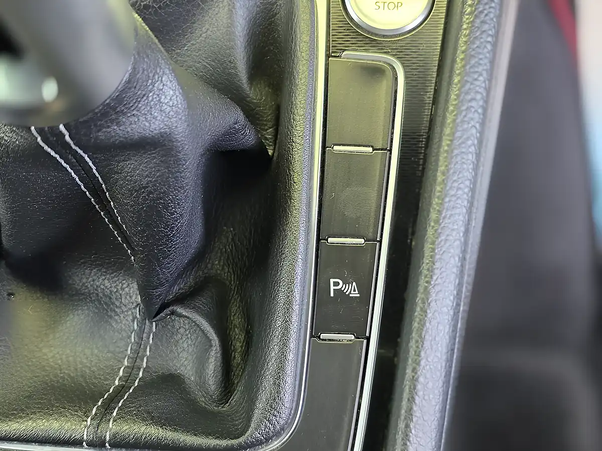 Used 2013 Volkswagen Golf Gtd Red - Interior and Exterior details 15