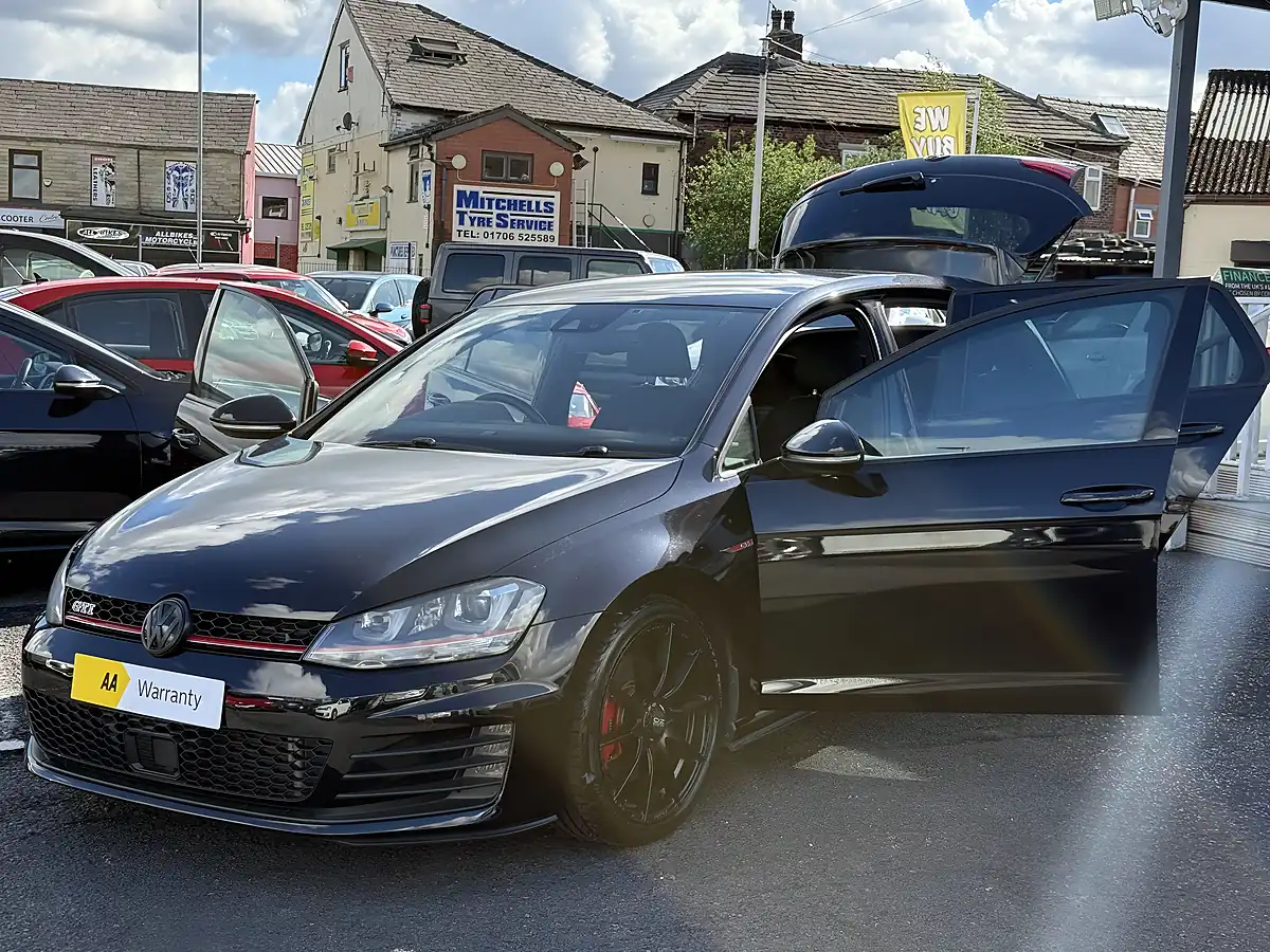 Used 2013 Volkswagen Golf GTI Bluemotion Tech Black - Interior and Exterior details 11