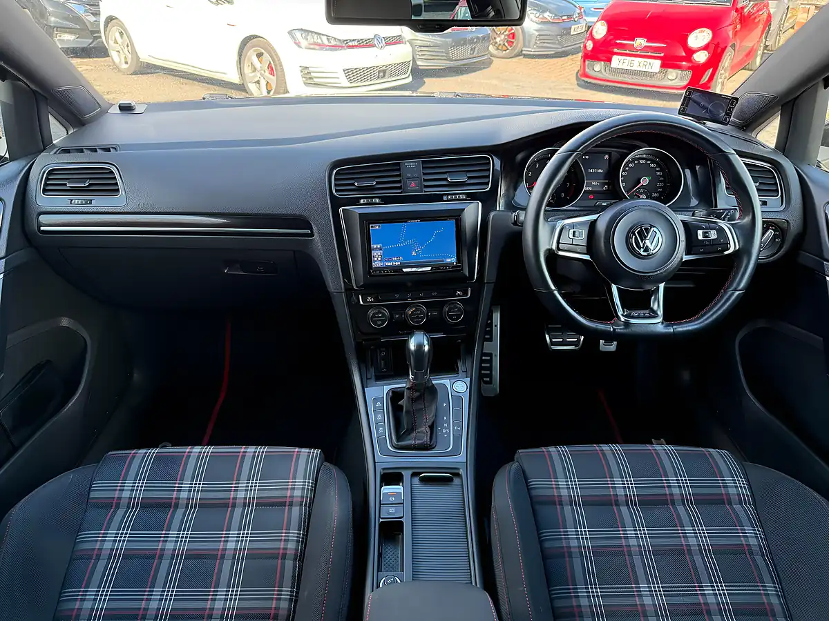 Used 2013 Volkswagen Golf GTI Bluemotion Tech Black - Interior and Exterior details 3