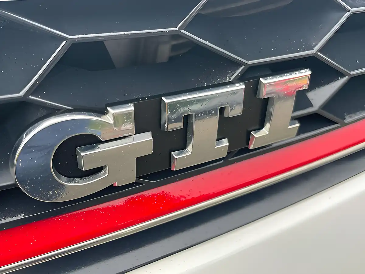 Used 2013 Volkswagen Golf GTI Performance White - Interior and Exterior details 12