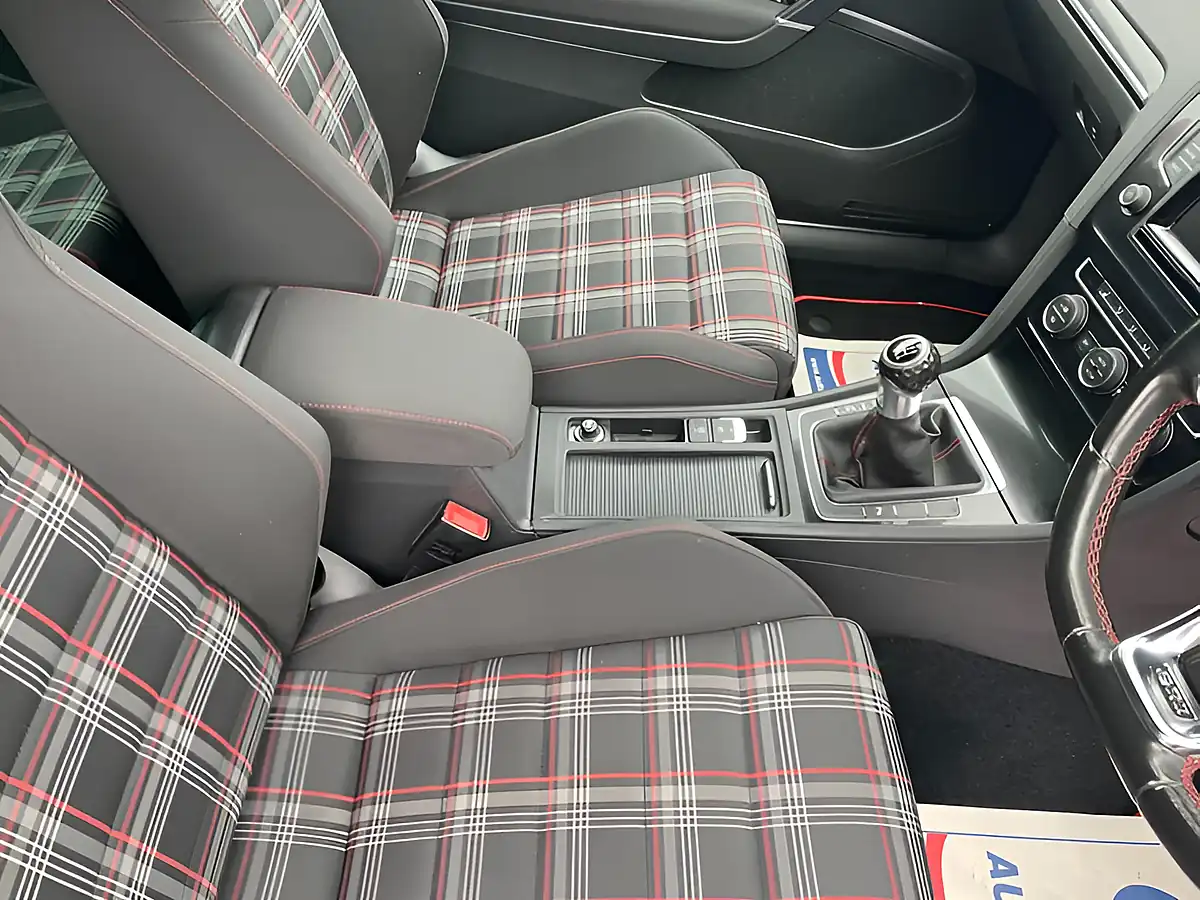 Used 2013 Volkswagen Golf GTI Performance White - Interior and Exterior details 14