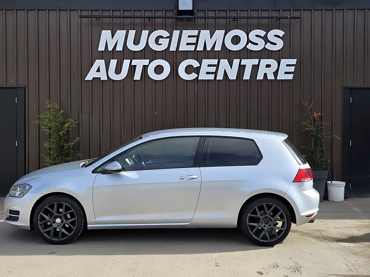 Used 2013 Volkswagen Golf S Black - Interior and Exterior details 4