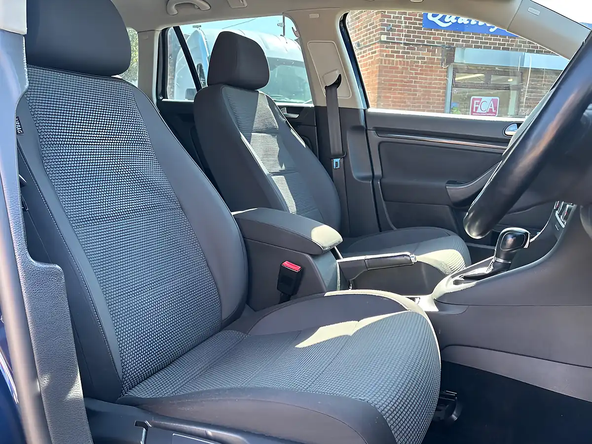 Used 2013 Volkswagen Golf S Blue - Interior and Exterior details 10