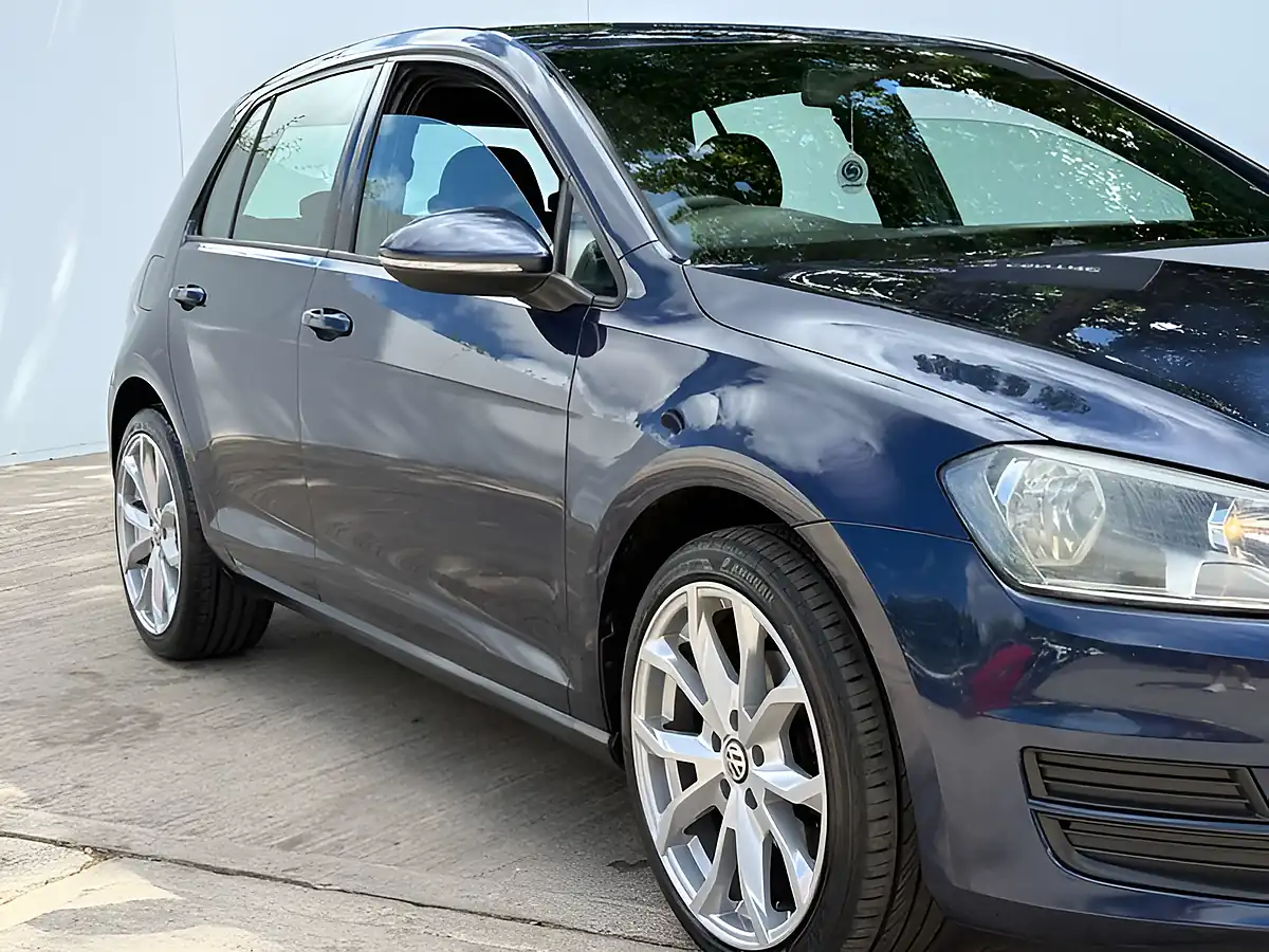 Used 2013 Volkswagen Golf S Bluemotion Technology Night Blue - Interior and Exterior details 2