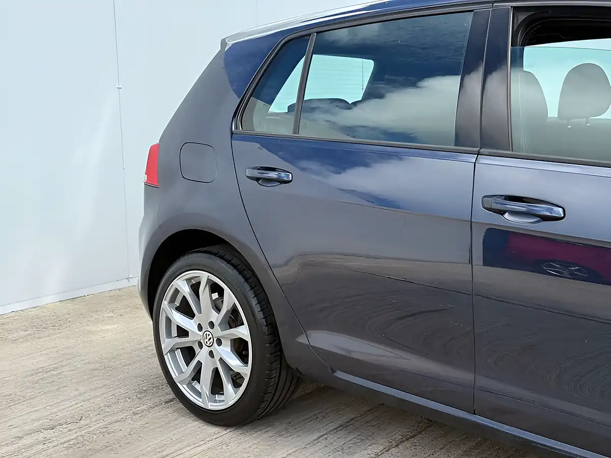 Used 2013 Volkswagen Golf S Bluemotion Technology Night Blue - Interior and Exterior details 3