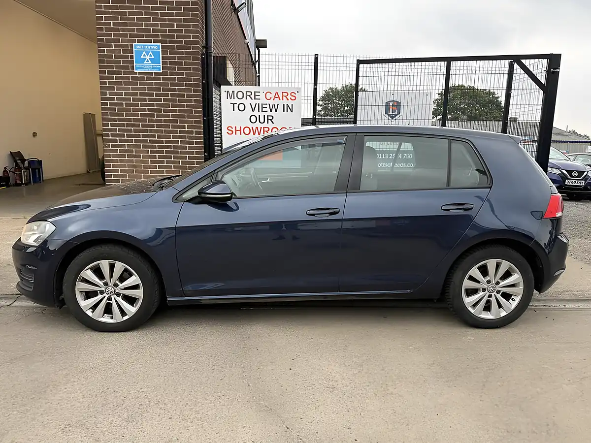 Used 2013 Volkswagen Golf Se Blue - Interior and Exterior details 8