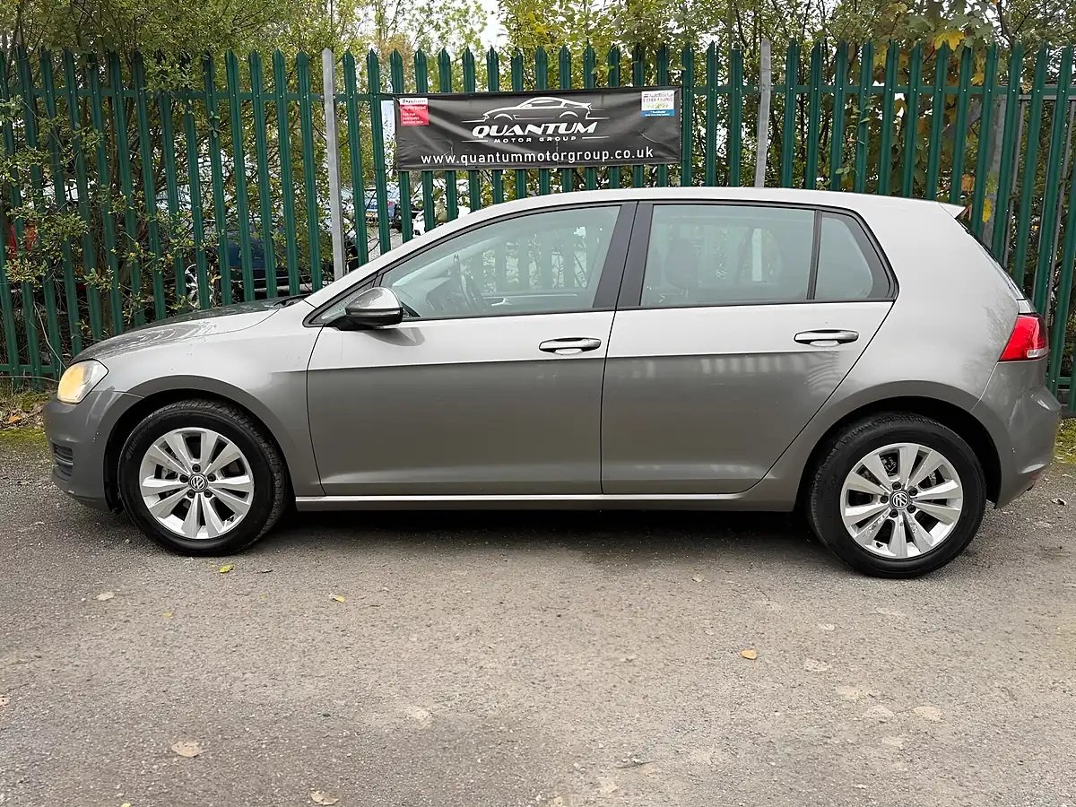 Used 2013 Volkswagen Golf Se Bluemotion Tech Grey - Interior and Exterior details 10