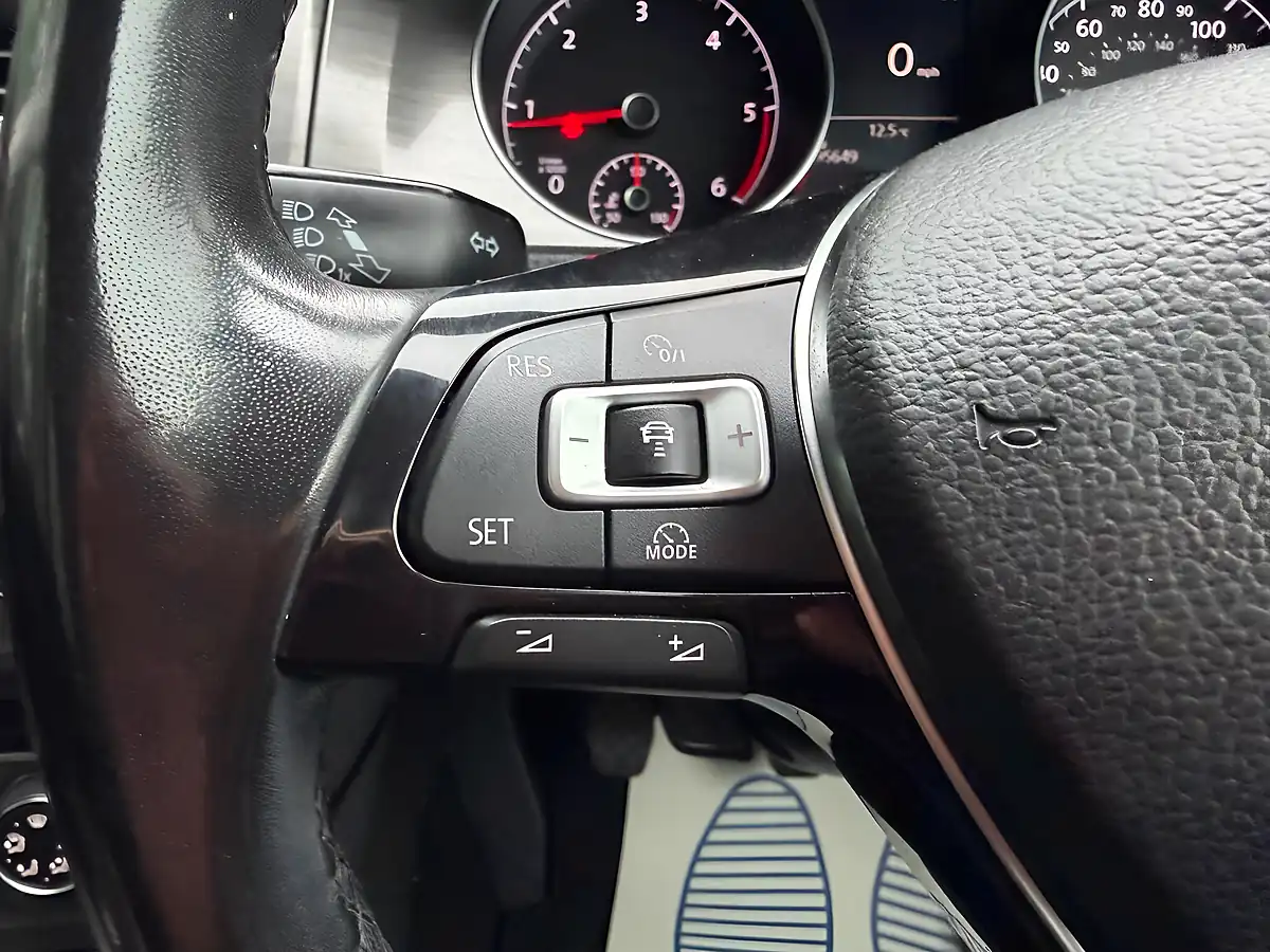 Used 2013 Volkswagen Golf Se Bluemotion Tech Grey - Interior and Exterior details 14