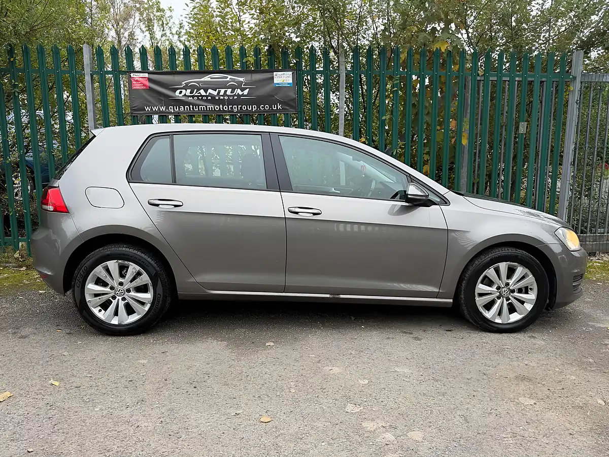 Used 2013 Volkswagen Golf Se Bluemotion Tech Grey - Interior and Exterior details 6
