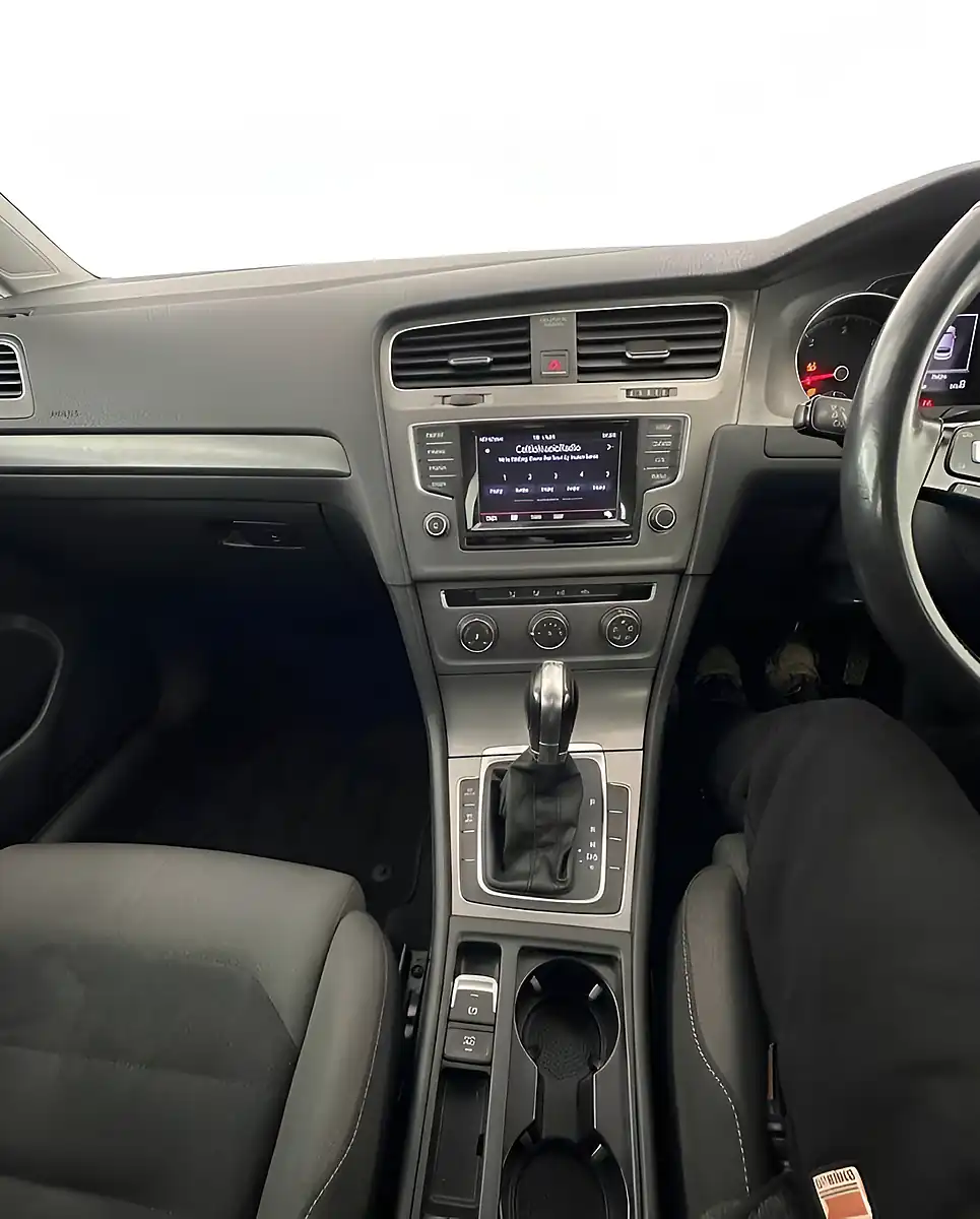 Used 2013 Volkswagen Golf Se Bluemotion Tech Silver - Interior and Exterior details 7