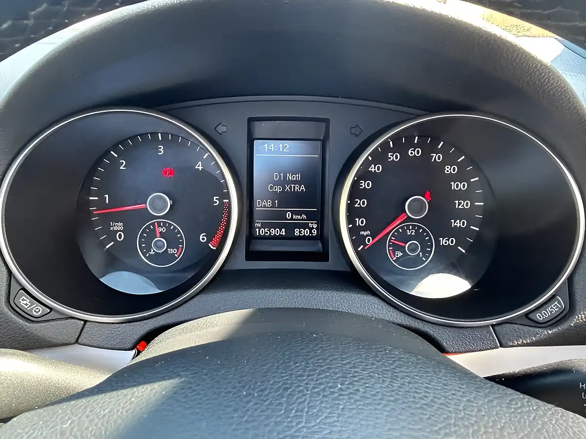 Used 2013 Volkswagen Golf Se Cabriolet Blue - Interior and Exterior details 15
