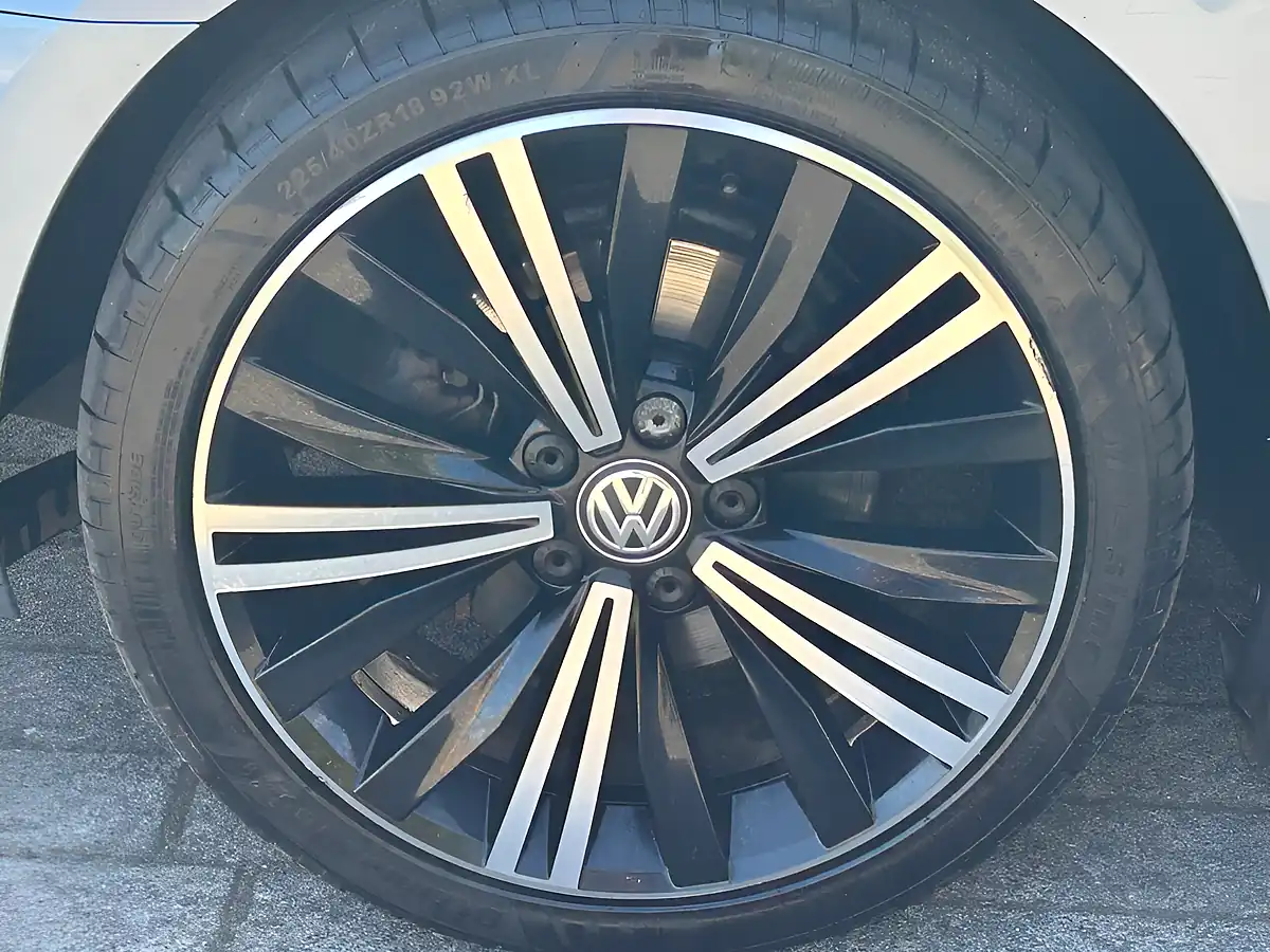 Used 2013 Volkswagen Golf Se Cabriolet Blue - Interior and Exterior details 17