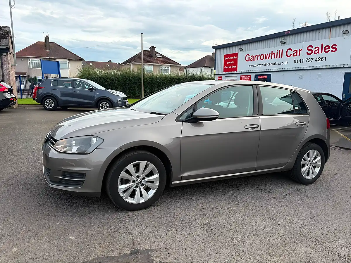 Used 2013 Volkswagen Golf Se Grey - Front View