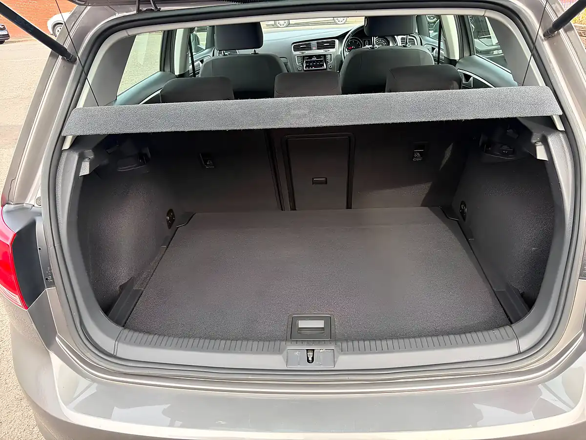Used 2013 Volkswagen Golf Se Grey - Interior and Exterior details 13