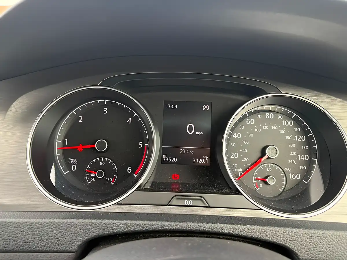 Used 2013 Volkswagen Golf Se Grey - Interior and Exterior details 9