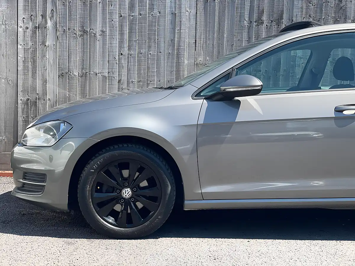 Used 2013 Volkswagen Golf Se Grey - Interior and Exterior details 10