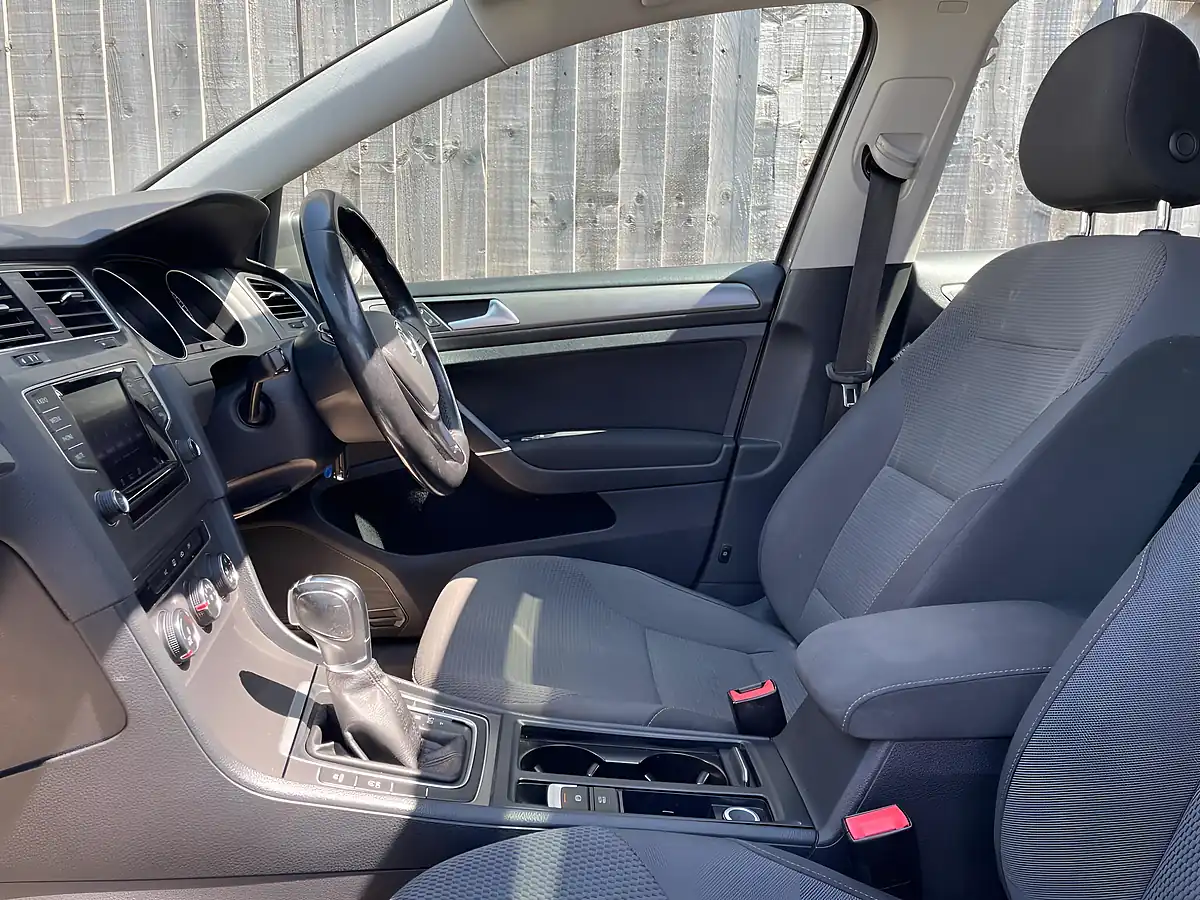 Used 2013 Volkswagen Golf Se Grey - Interior and Exterior details 12