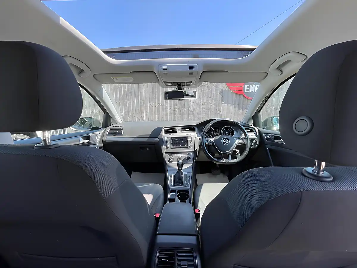 Used 2013 Volkswagen Golf Se Grey - Interior and Exterior details 3