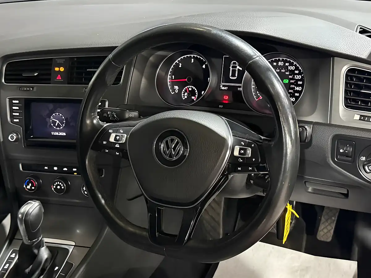 Used 2013 Volkswagen Golf Se Red - Interior and Exterior details 10