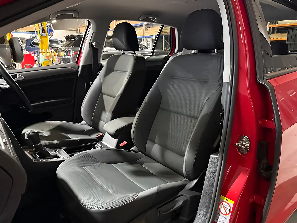Used 2013 Volkswagen Golf Se Red - Interior and Exterior details 12