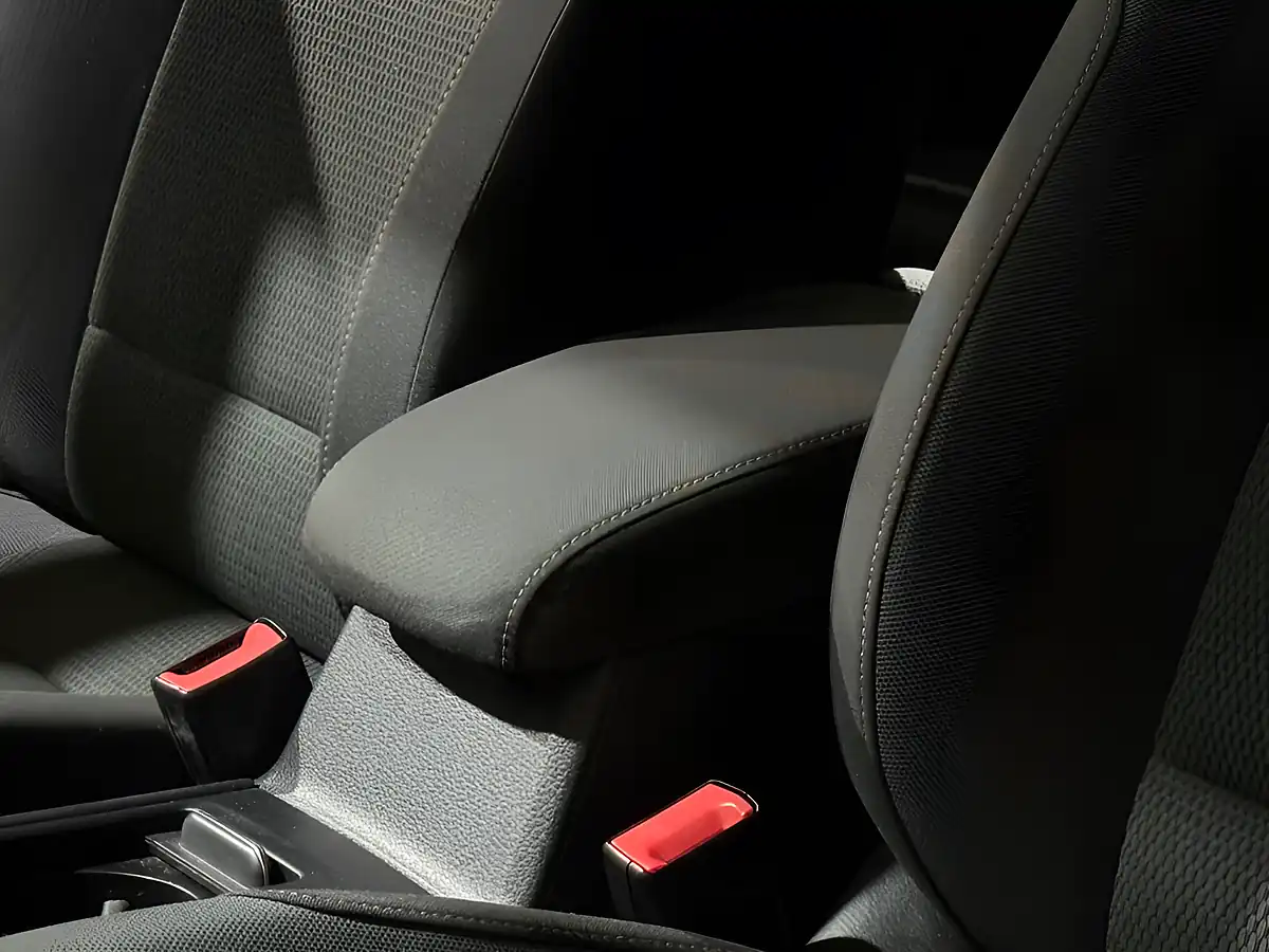 Used 2013 Volkswagen Golf Se Red - Interior and Exterior details 17