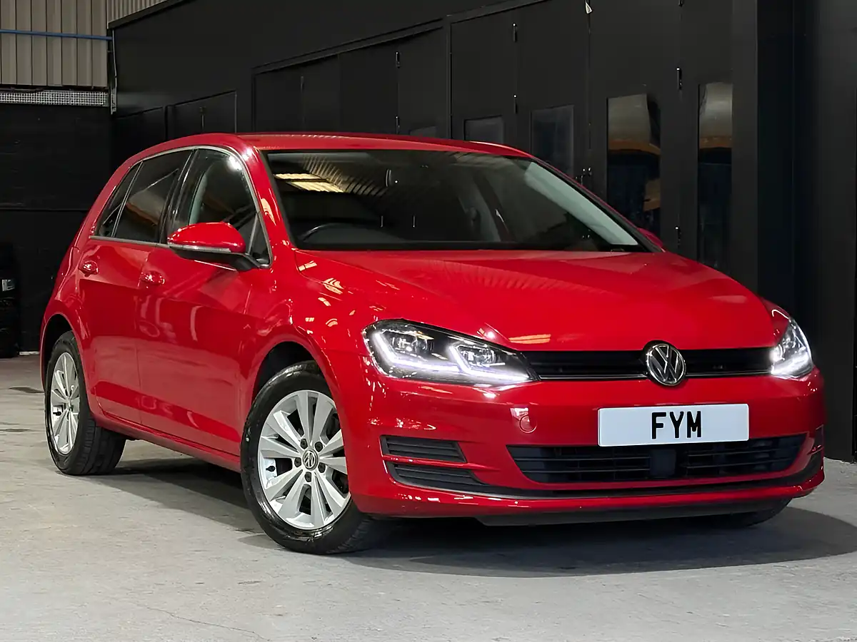 Used 2013 Volkswagen Golf Se Red - Interior and Exterior details 3