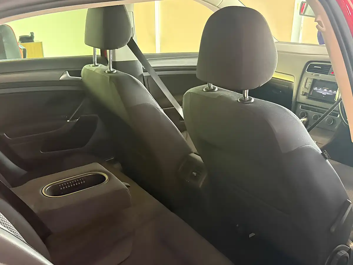 Used 2013 Volkswagen Golf Se Red - Interior and Exterior details 10