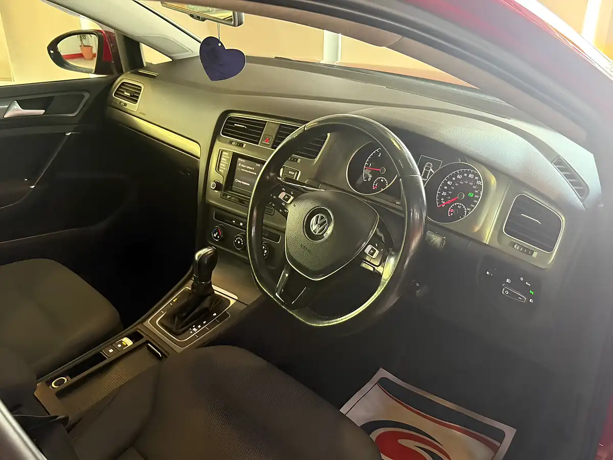 Used 2013 Volkswagen Golf Se Red - Interior and Exterior details 12