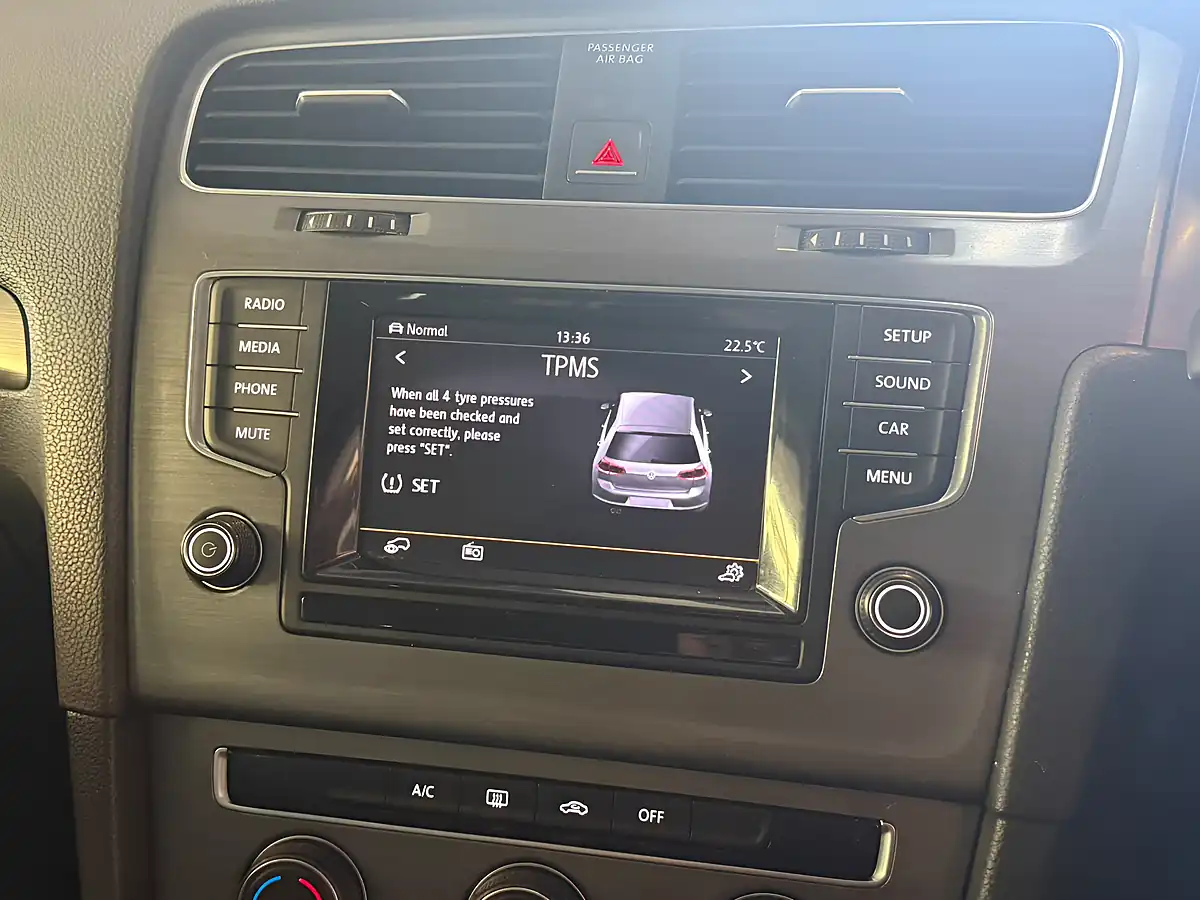 Used 2013 Volkswagen Golf Se Red - Interior and Exterior details 14