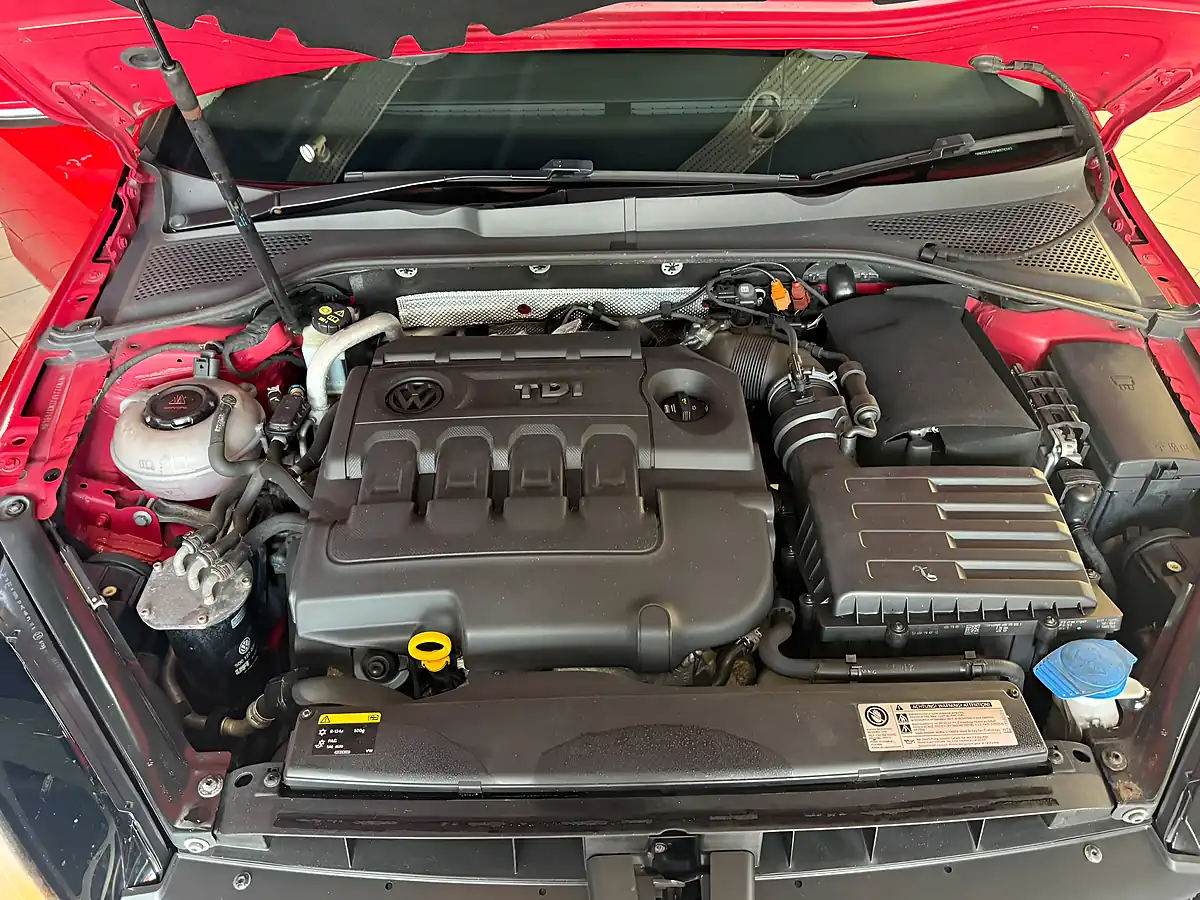 Used 2013 Volkswagen Golf Se Red - Interior and Exterior details 19