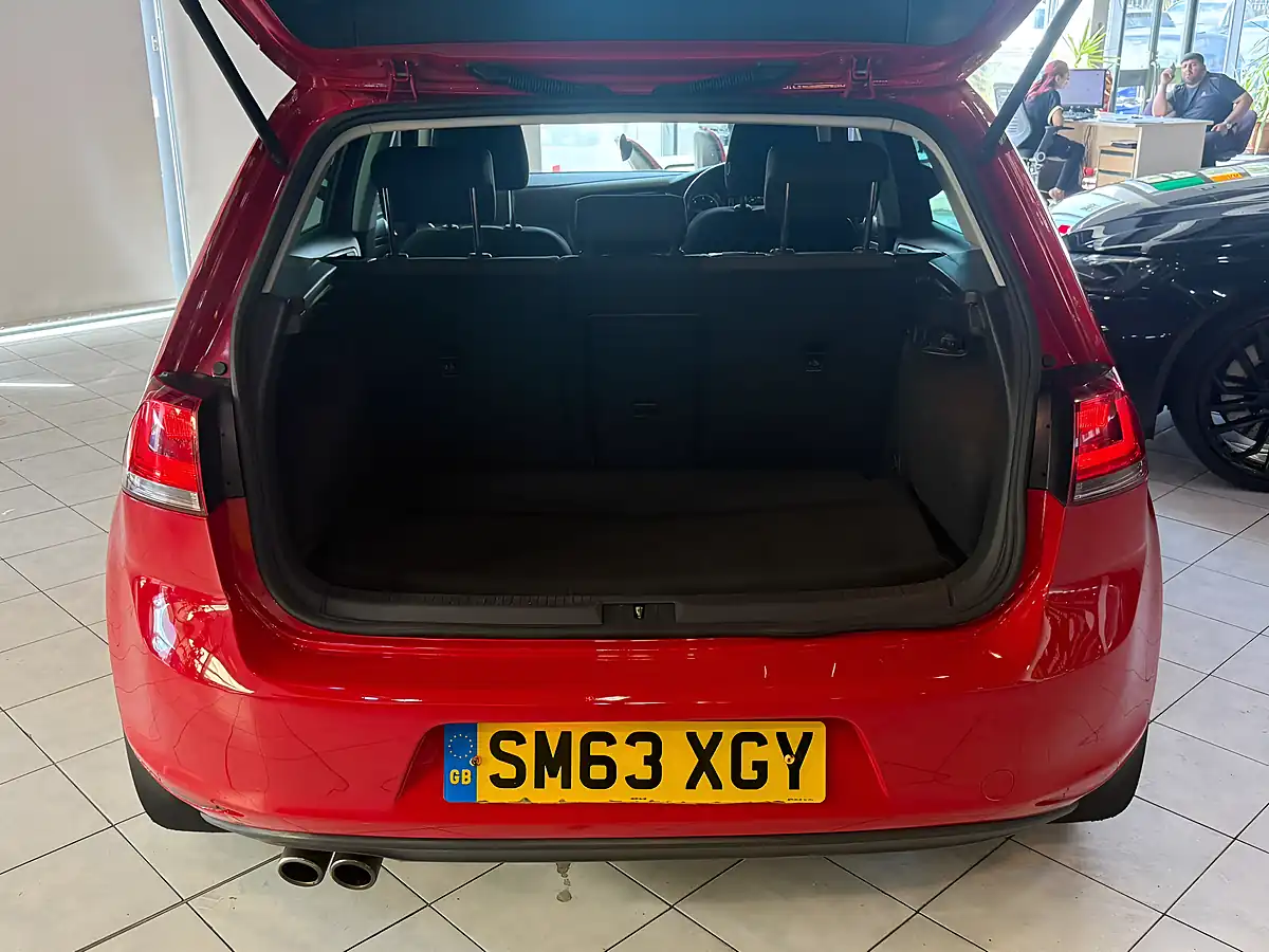 Used 2013 Volkswagen Golf Se Red - Interior and Exterior details 7