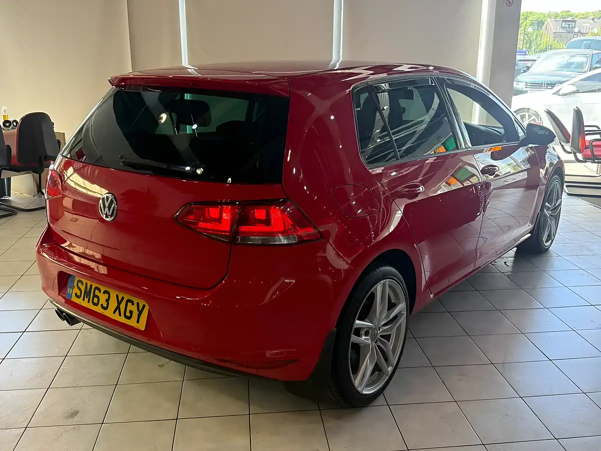 Used 2013 Volkswagen Golf Se Red - Interior and Exterior details 8