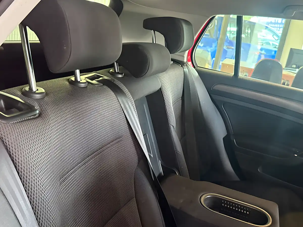 Used 2013 Volkswagen Golf Se Red - Interior and Exterior details 9