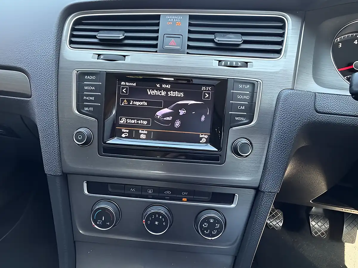 Used 2013 Volkswagen Golf Se Silver - Interior and Exterior details 11