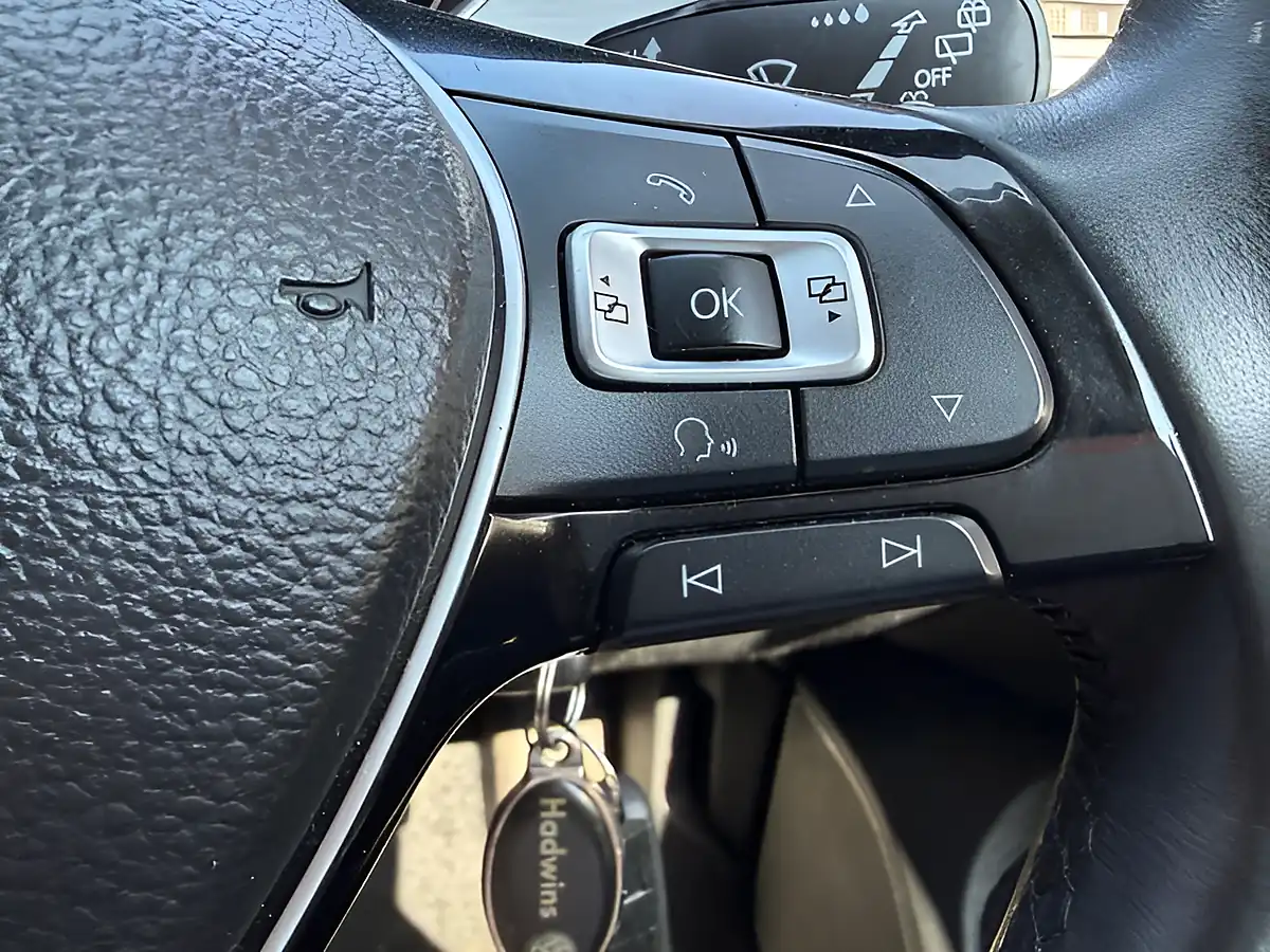Used 2013 Volkswagen Golf Se Silver - Interior and Exterior details 13