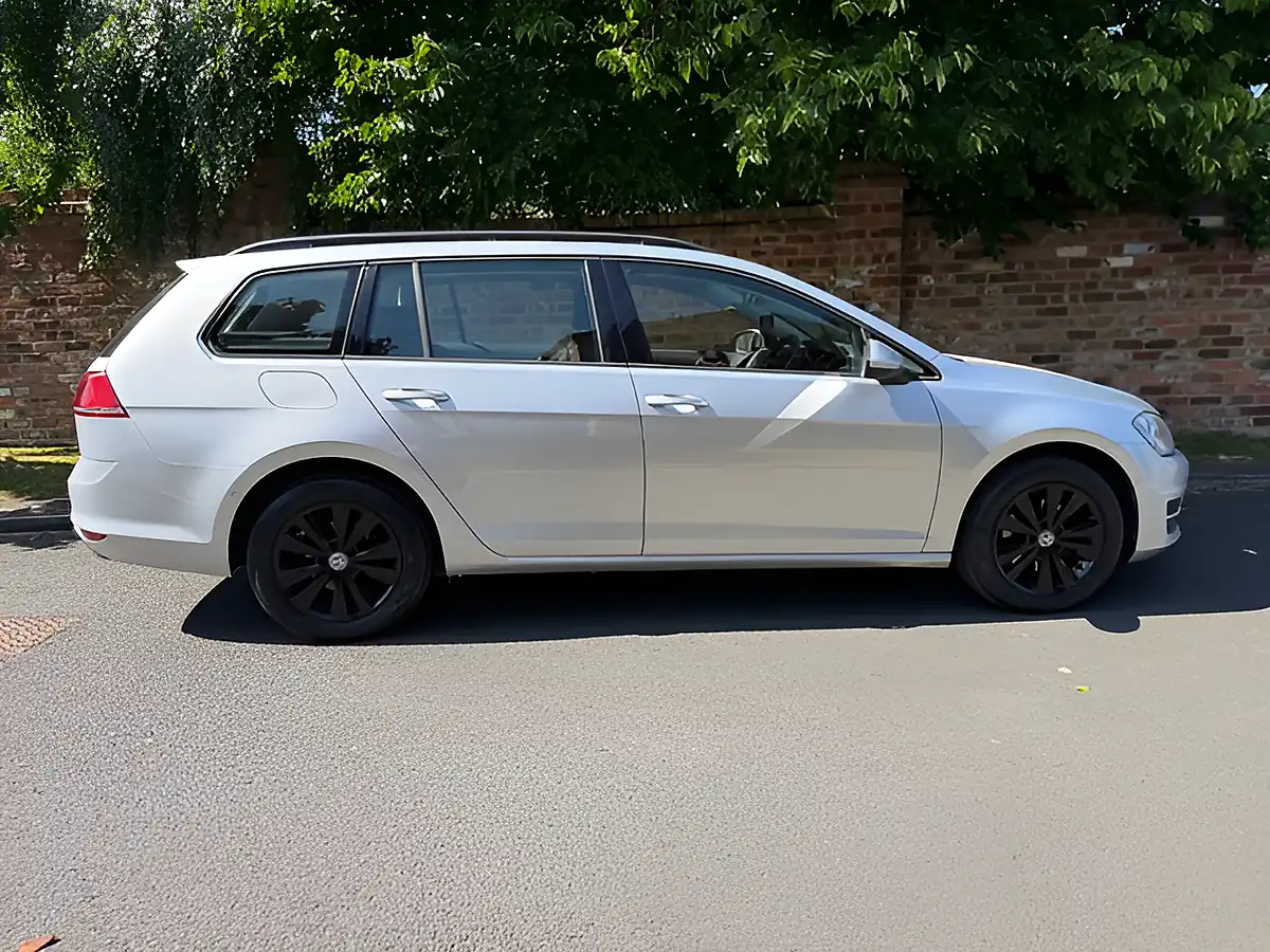 Used 2013 Volkswagen Golf Se Silver - Interior and Exterior details 7