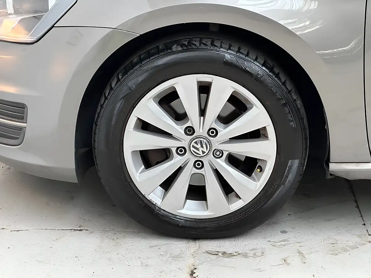 Used 2013 Volkswagen Golf Se Tungsten Silver/Grey - Interior and Exterior details 18