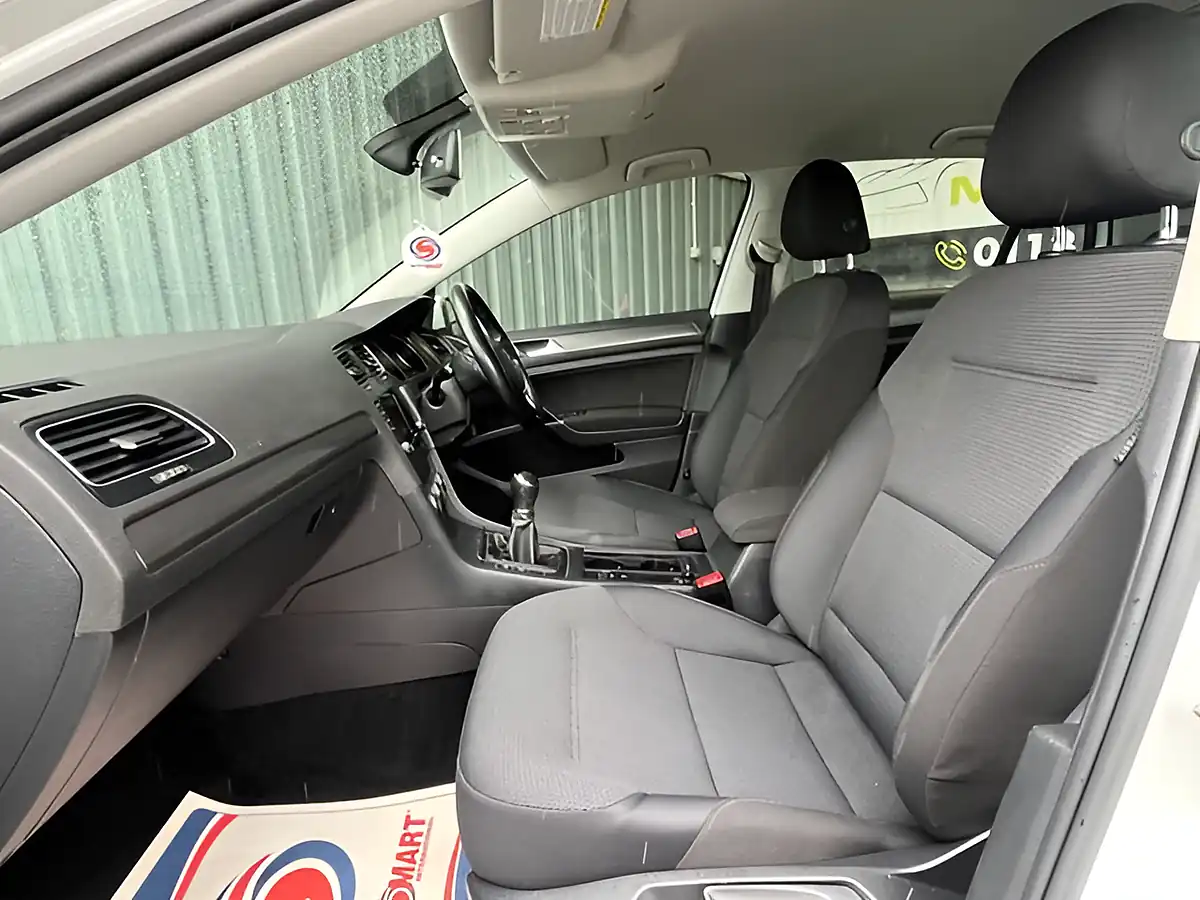 Used 2013 Volkswagen Golf Se White - Interior and Exterior details 19