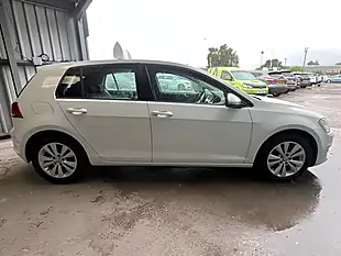 Used 2013 Volkswagen Golf Se White - Interior and Exterior details 8